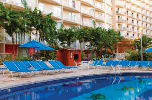 Wyndham Waikiki Beachwalk/ Pool